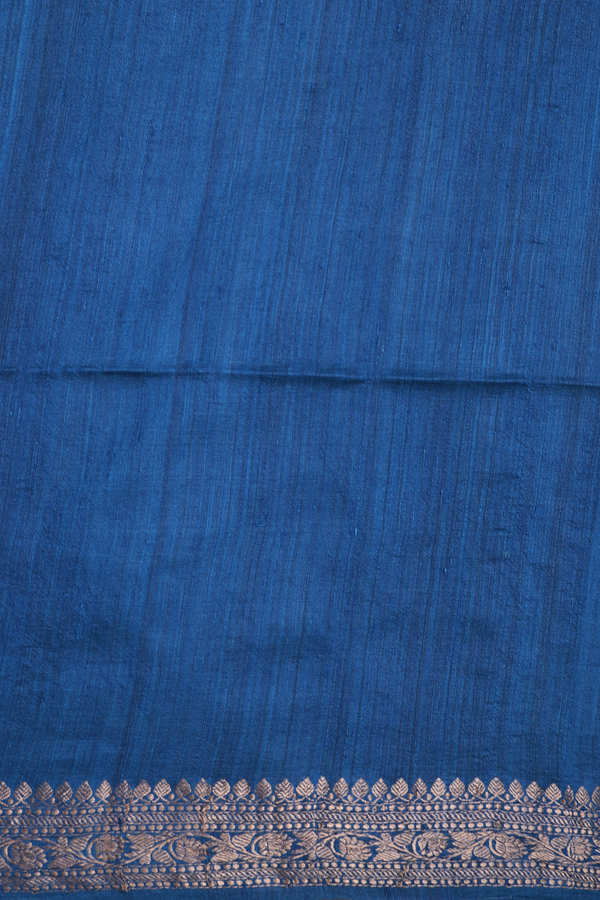 Bailu Silk Saree In Blue With Floral Buttas