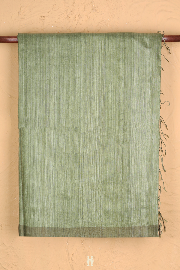 Bailu Silk Saree In Plain Green With Chamki Work Pallu