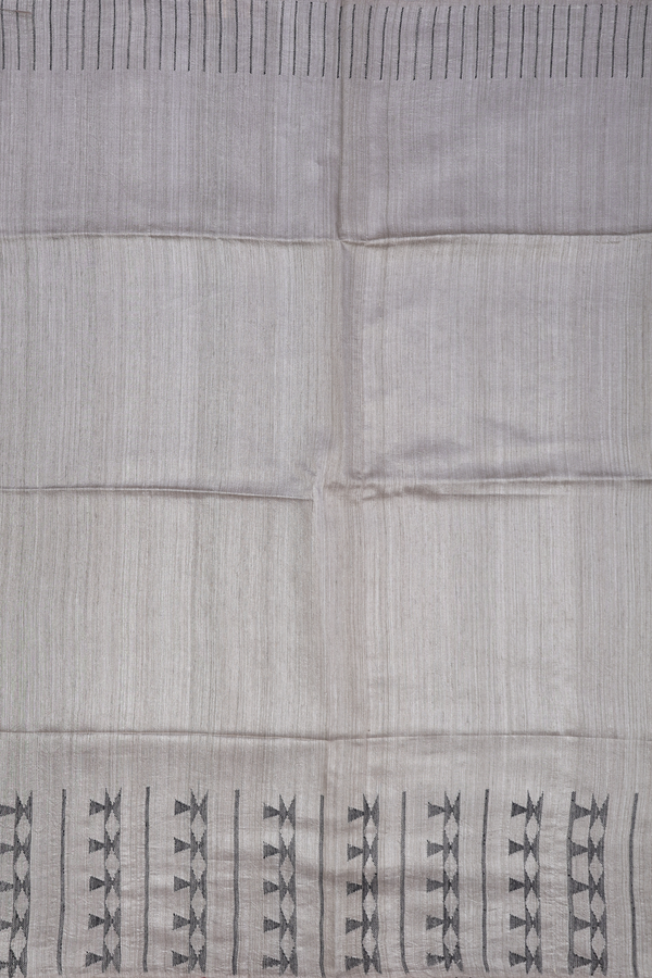 Bailu Silk Saree In Plain Grey With Threadwork Border