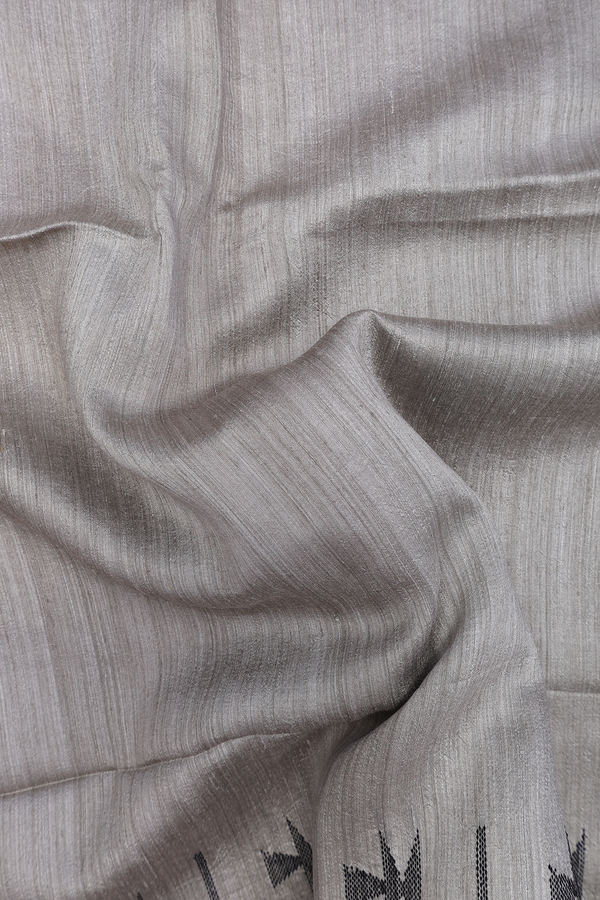 Bailu Silk Saree In Plain Grey With Threadwork Border
