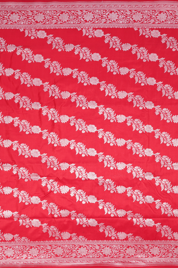 Banarasi Silk Saree In Chilli Red With Floral Design