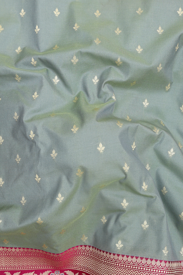 Banarasi Silk Saree In Dual Tone With Zari Buttis