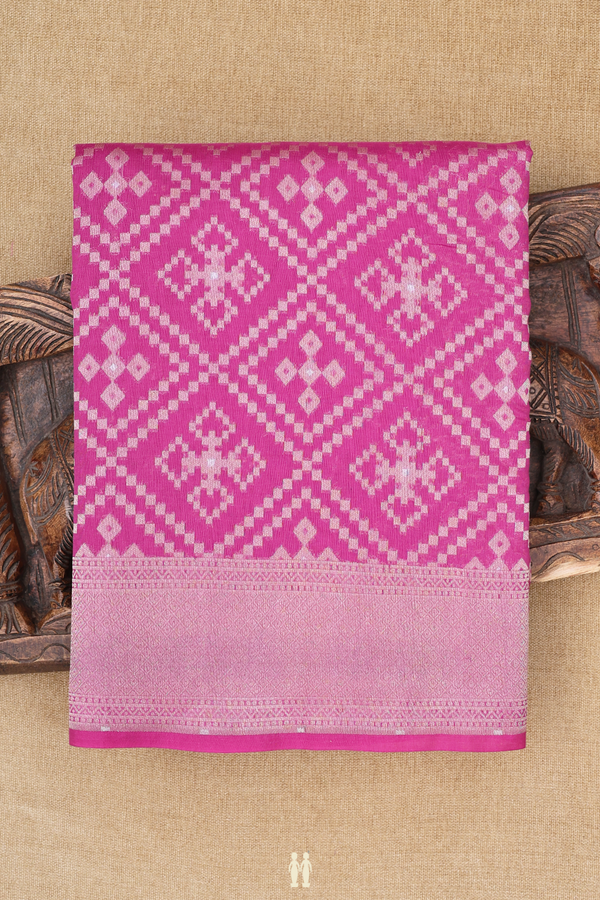 Banarasi Silk Saree In Purple Rose With Diamond Design