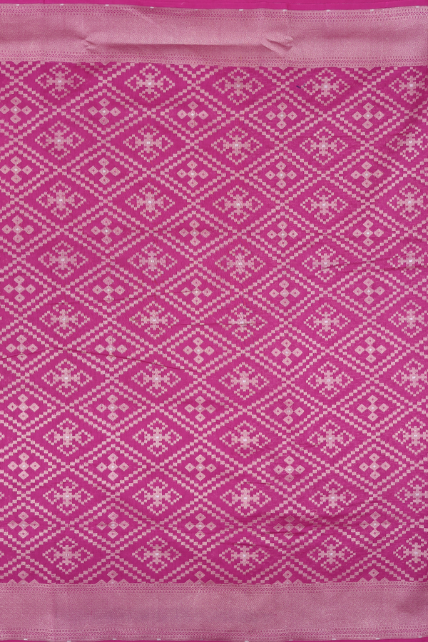Banarasi Silk Saree In Purple Rose With Diamond Design
