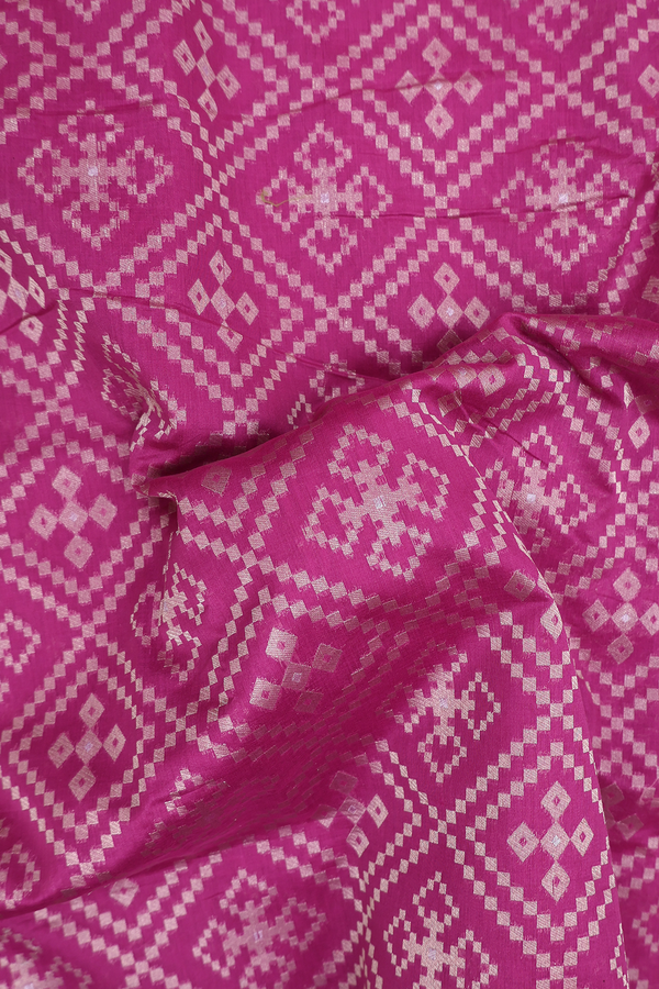 Banarasi Silk Saree In Purple Rose With Diamond Design