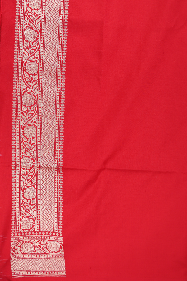 Banarasi Silk Saree In Scarlet Red With Floral Buttas