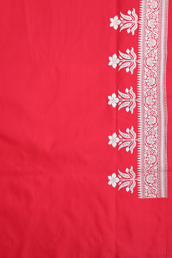 Banarasi Silk Saree In Scarlet Red With Floral Buttas