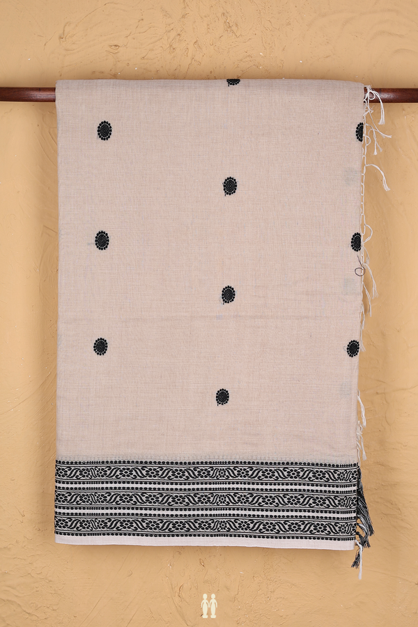 Bengal Cotton Saree In Beige With Threadwork Buttas