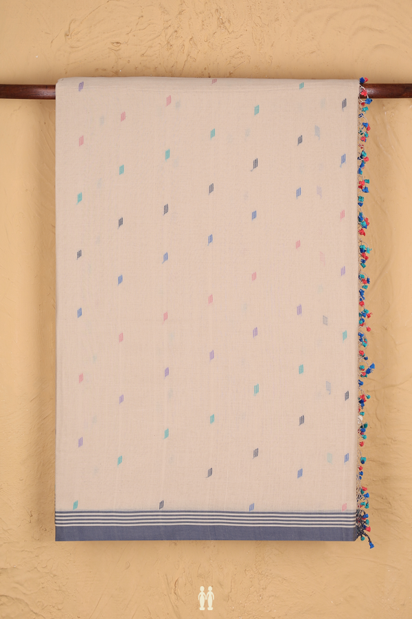 Bengal Cotton Saree In Cream Color With Threadwork Buttas