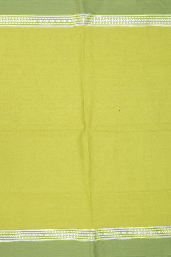 Bengal Cotton Saree In Green With Threadwork Border