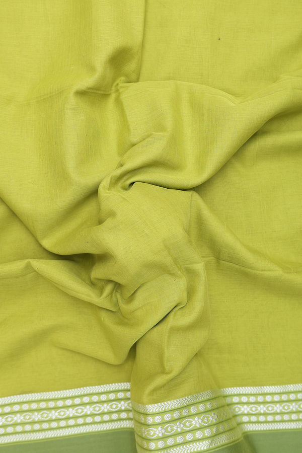 Bengal Cotton Saree In Green With Threadwork Border