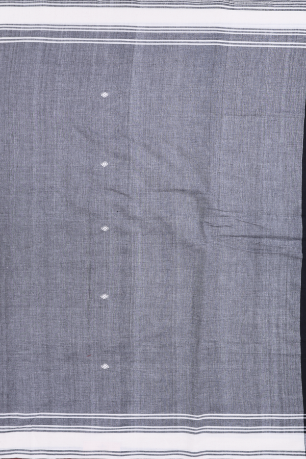 Bengal Cotton Saree In Grey With Threadwork Buttas