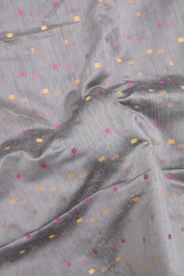 Bengal Cotton Saree In Grey With Threadwork Buttas