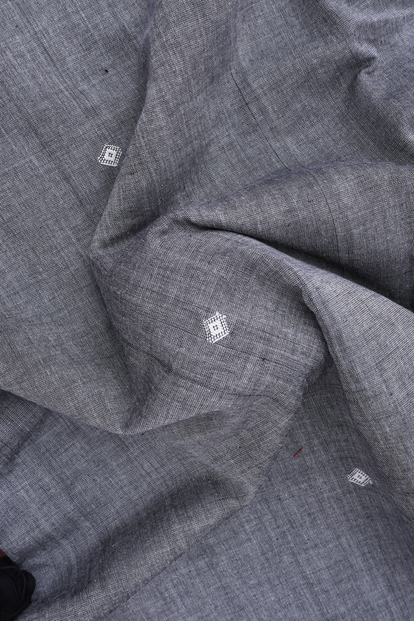 Bengal Cotton Saree In Grey With Threadwork Buttas