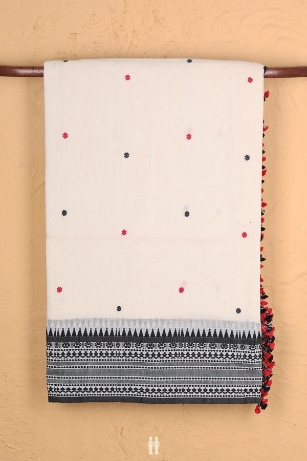 Bengal Cotton Saree In White With Floral Buttas