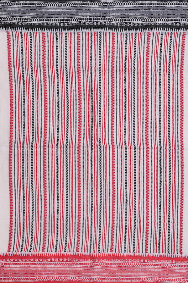 Bengal Cotton Saree In White With Floral Buttas