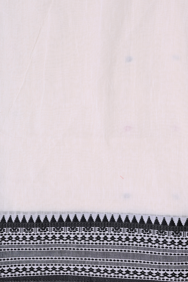 Bengal Cotton Saree In White With Floral Buttas