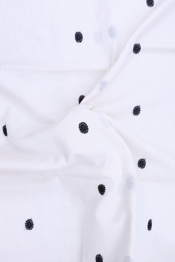 Bengal Cotton Saree In White With Threadwork Buttas