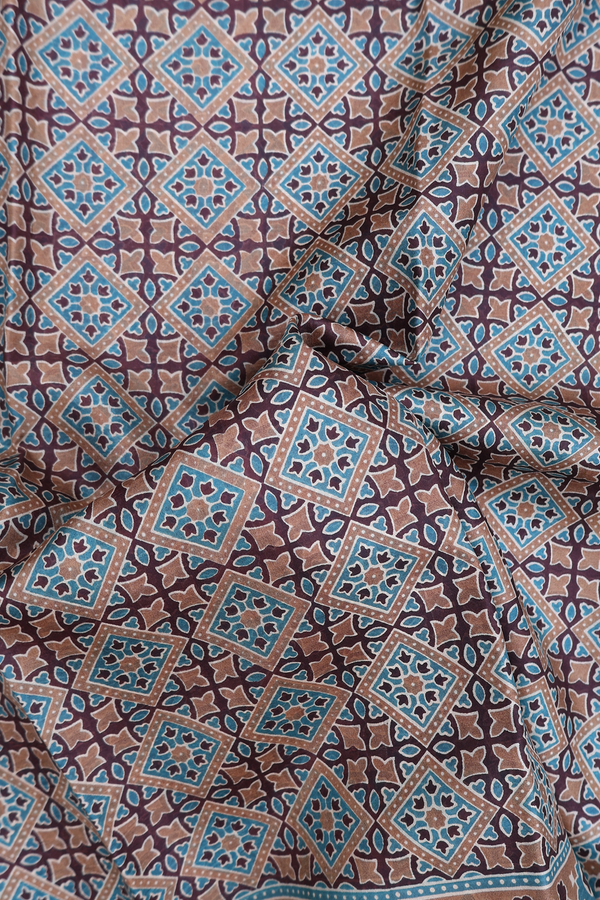 Printed Silk Saree In Coffee Brown With Diamond Design