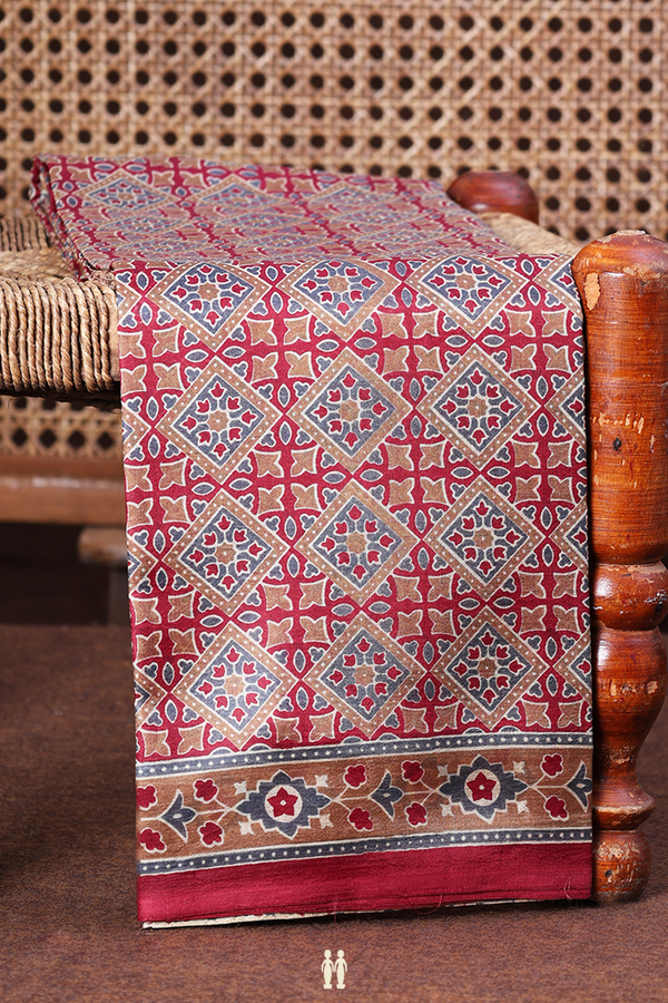 Printed Silk Saree In Multicolor With Diamond Design