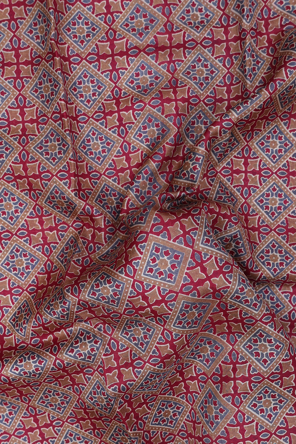 Printed Silk Saree In Multicolor With Diamond Design