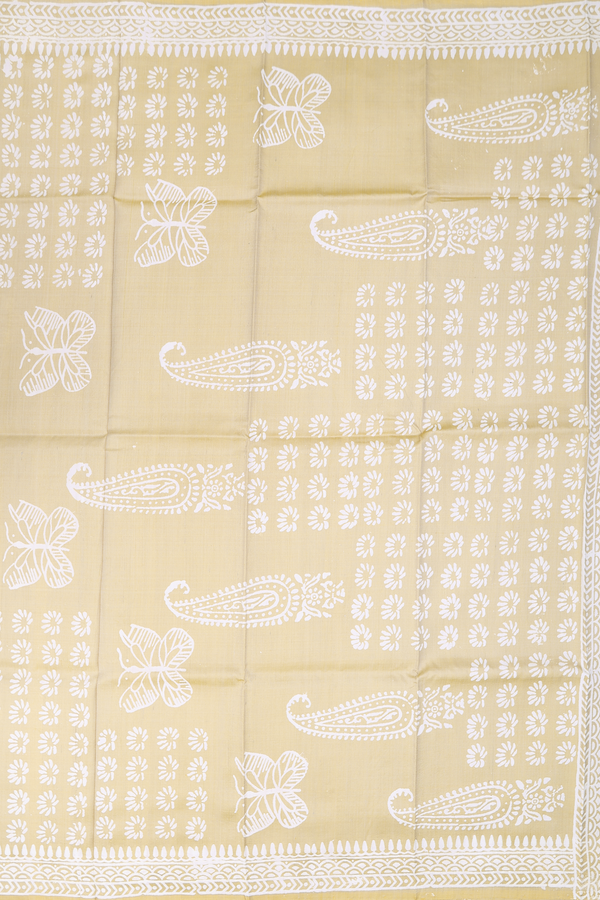 Printed Silk Saree In Pastel Brown With Floral Motifs