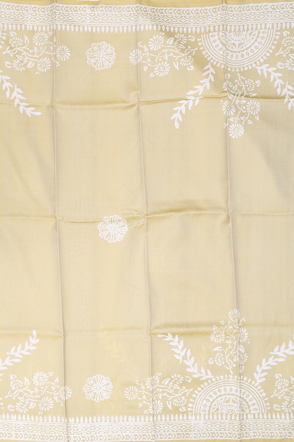 Printed Silk Saree In Pastel Brown With Floral Motifs