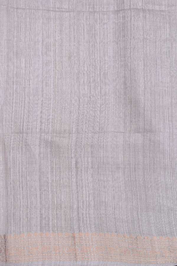 Bailu Silk Saree In Light Grey With Zari Buttas