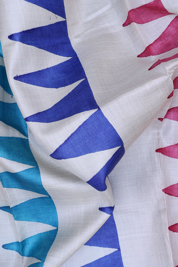 Tussar Silk Saree In Off White With Chevron Design