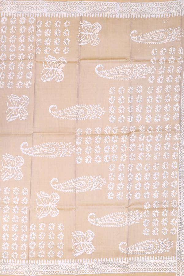 Printed Silk Saree In Pastel Brown With Floral Motifs