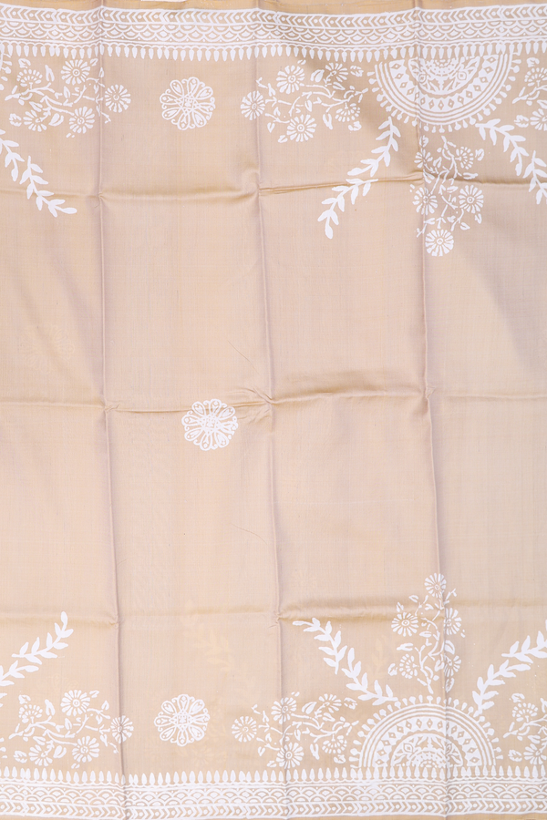 Printed Silk Saree In Pastel Brown With Floral Motifs