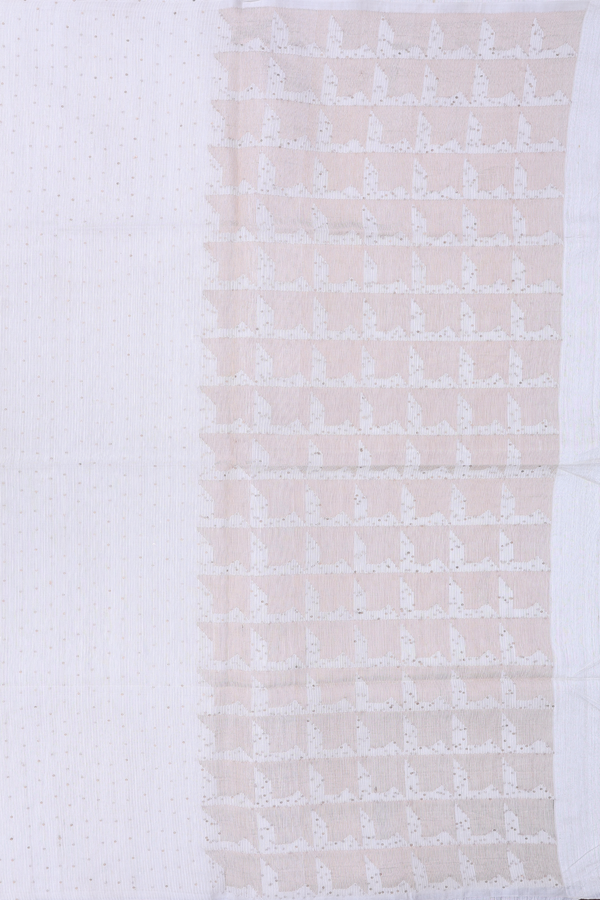 Bailu Silk Saree In White With Chamki Work