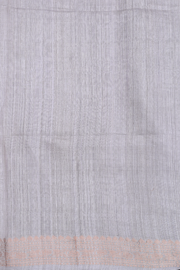 Bailu Silk Saree In Light Grey With Zari Buttas