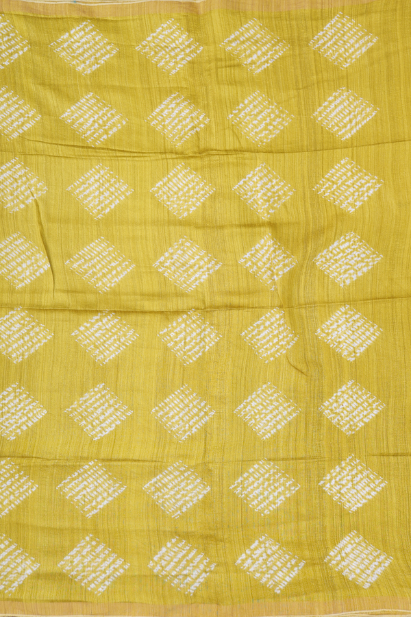 Bailu Silk Saree In Olive Yellow With Printed Pallu