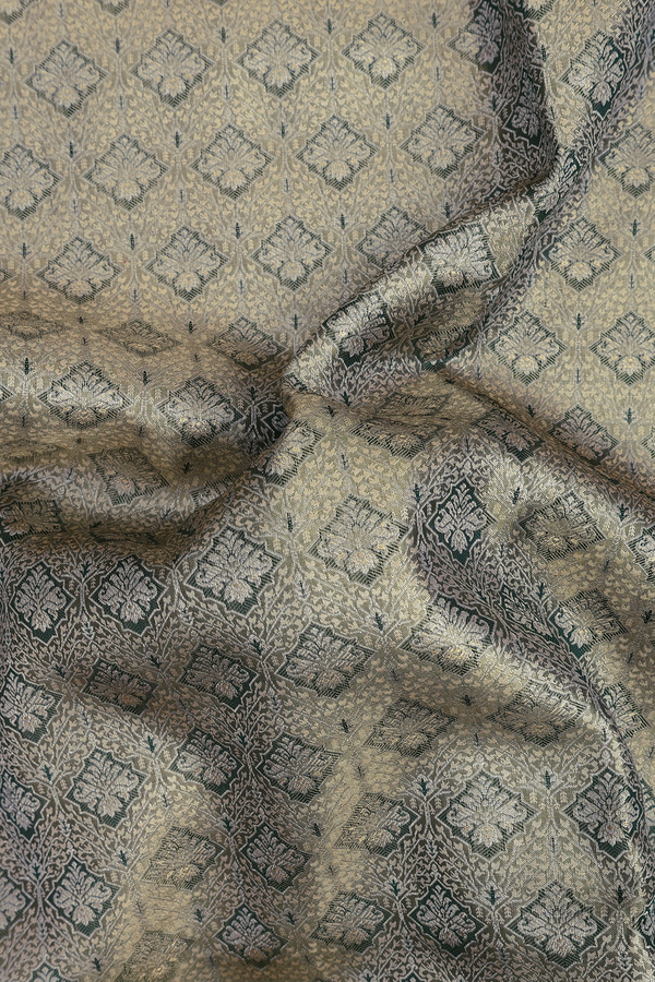Kanchipuram Silk Saree In Tissue Green With Diamond Buttas