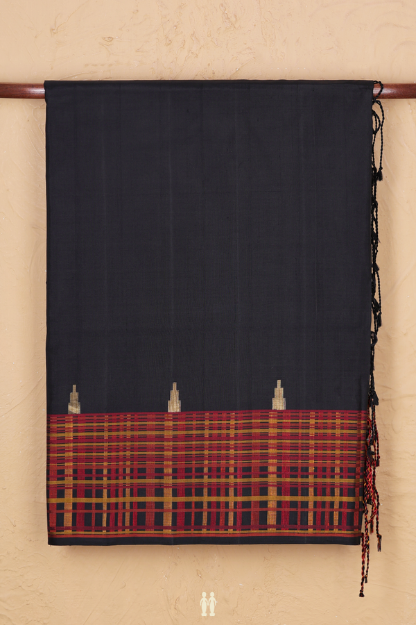 Soft Silk Saree In Plain In Black With Threadwork Border