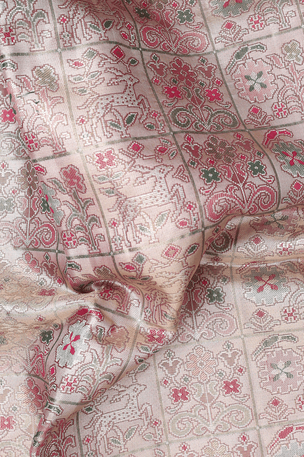 Kanchipuram Silk Saree In Tissue Gold With Checks Design