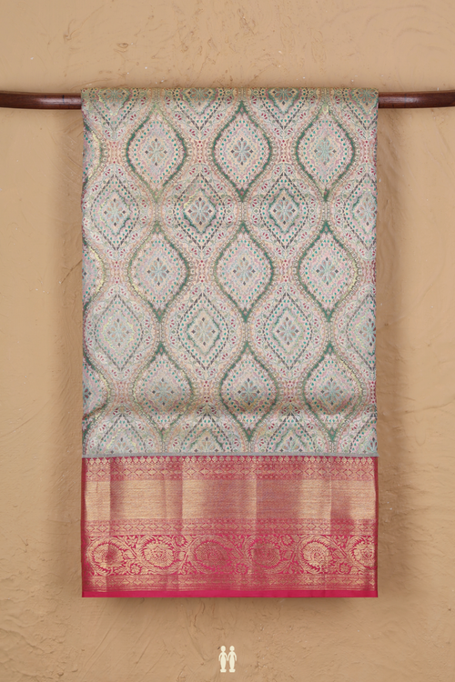 Kanchipuram Silk Saree In Green Tissue With Ogee Design