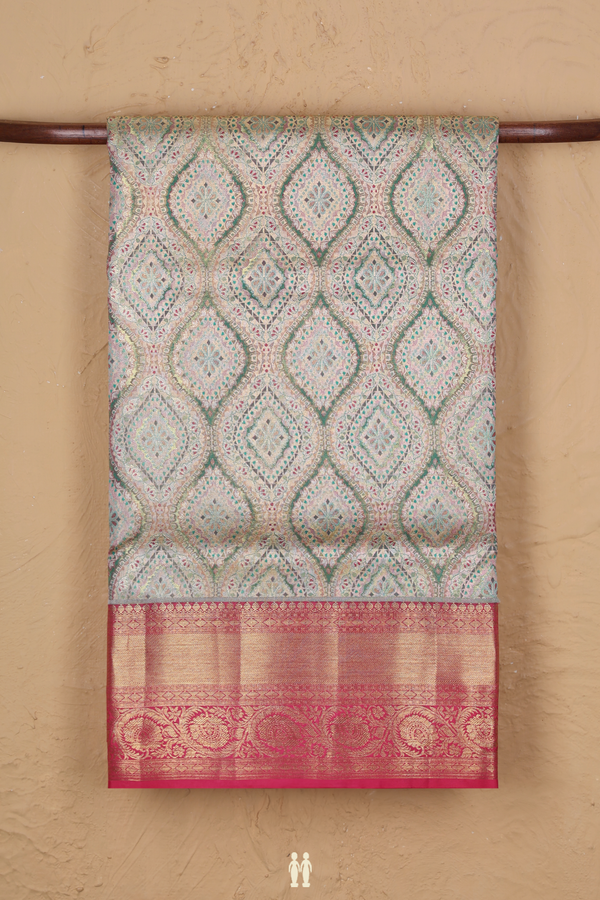Kanchipuram Silk Saree In Green Tissue With Ogee Design