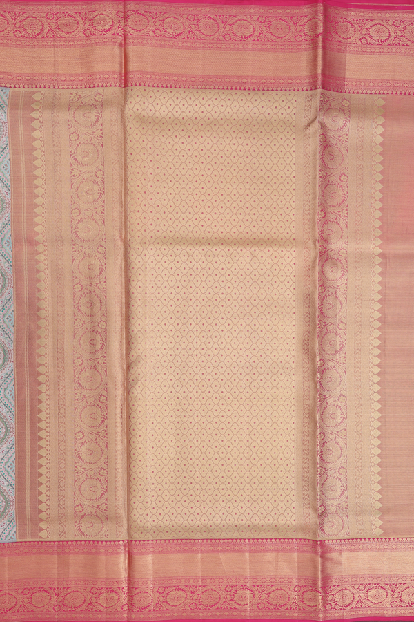 Kanchipuram Silk Saree In Green Tissue With Ogee Design