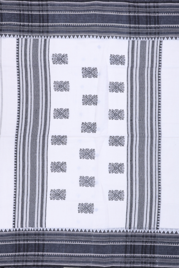 Bengal Cotton Saree In White With Threadwork Buttas