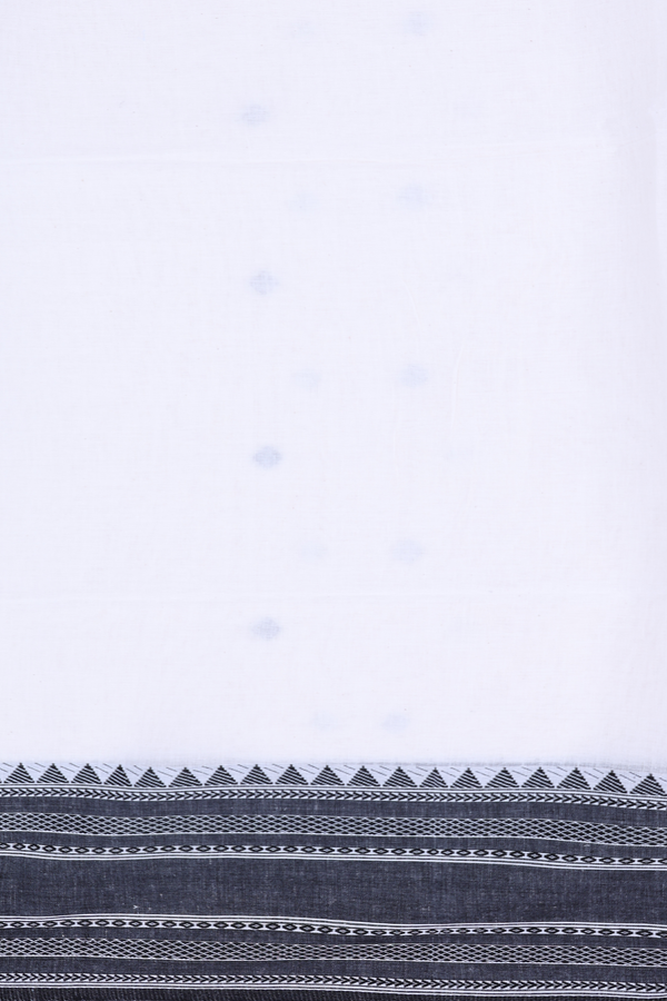Bengal Cotton Saree In White With Threadwork Buttas