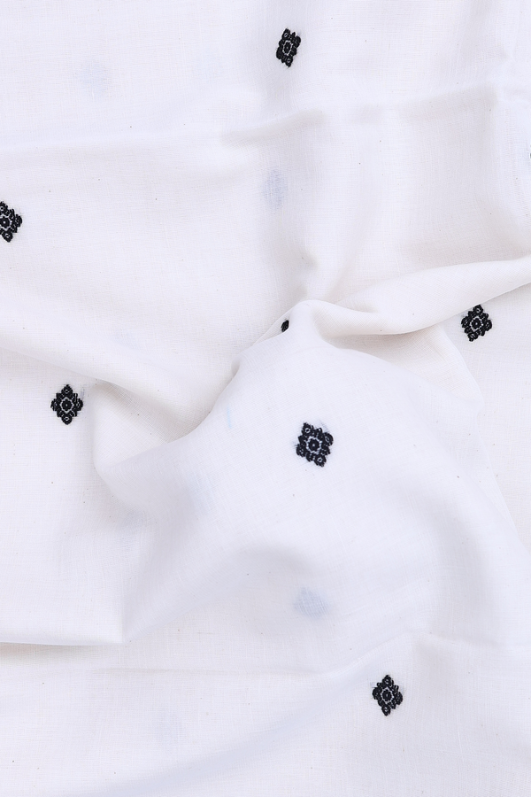 Bengal Cotton Saree In White With Threadwork Buttas