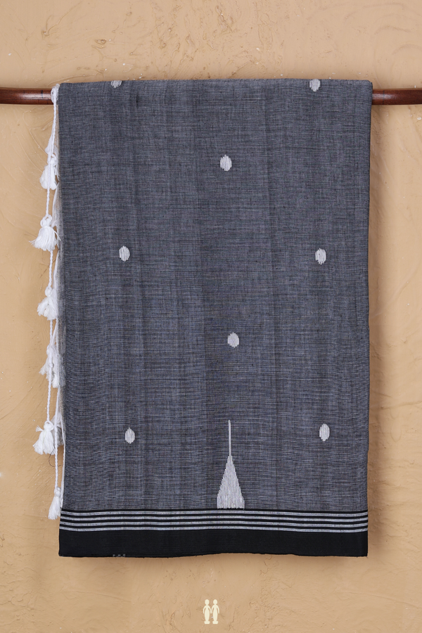 Bengal Cotton Saree In Grey With Threadwork Buttas