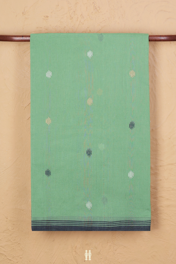 Bengal Cotton Saree In Green With Threadwork Buttas
