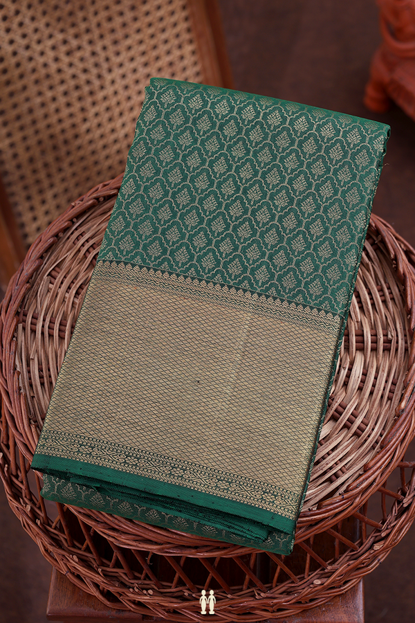 Kanchipuram Silk Saree In Green With Ogee Design