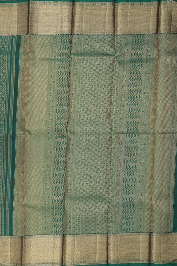 Kanchipuram Silk Saree In Green With Ogee Design