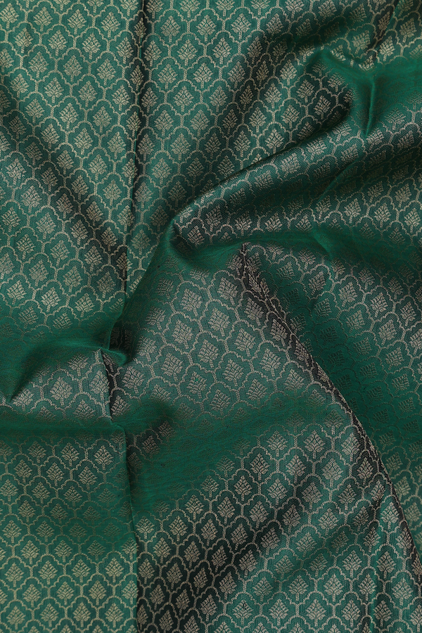 Kanchipuram Silk Saree In Green With Ogee Design