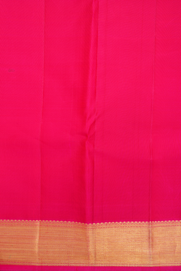 Kanchipuram Silk Saree In Bright Orange With Diamond Design