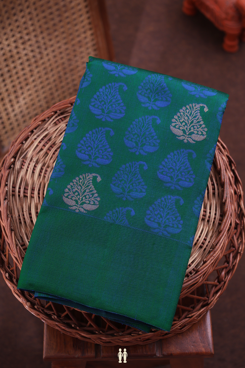 Kanchipuram Silk Saree In Green With Paisley Design
